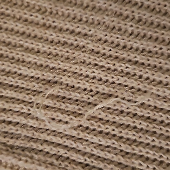 Urban Heritage Beige Cold Shoulder Sweater – Size Medium - Picture 5 of 6